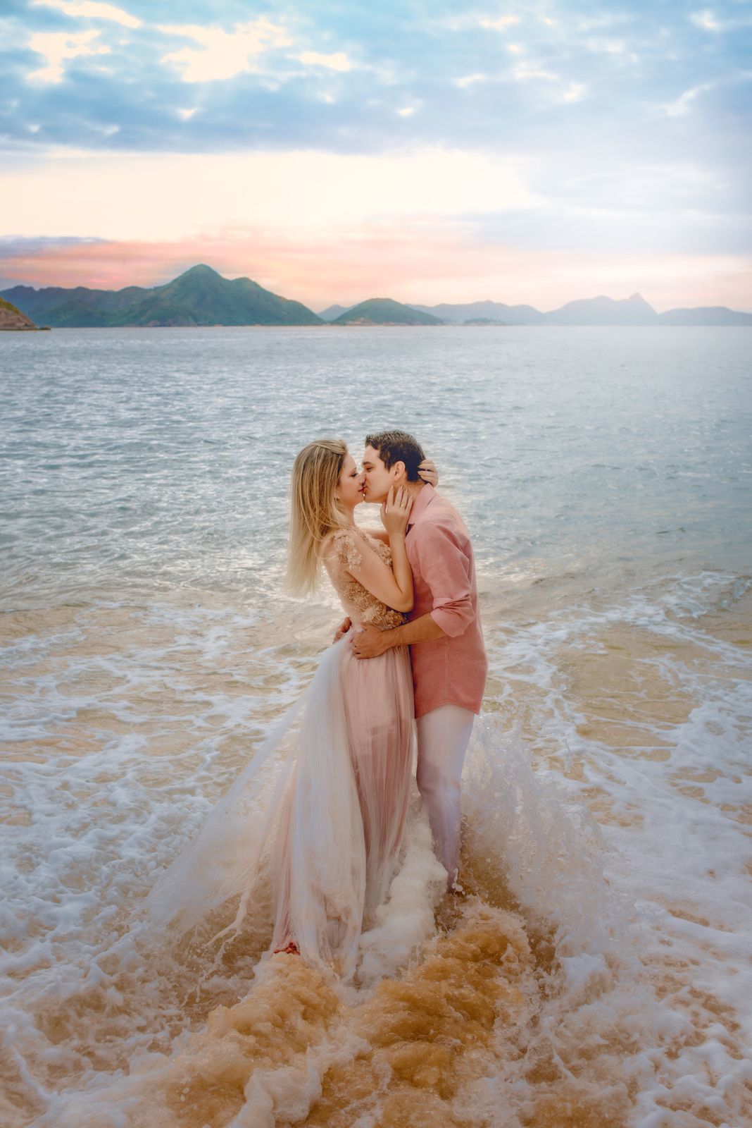 Foto Ensaio casal Fine Art na Praia da Urca - RJ Foto Ensaio casal Fine Art na Praia da Urca - RJ - Imagem 7