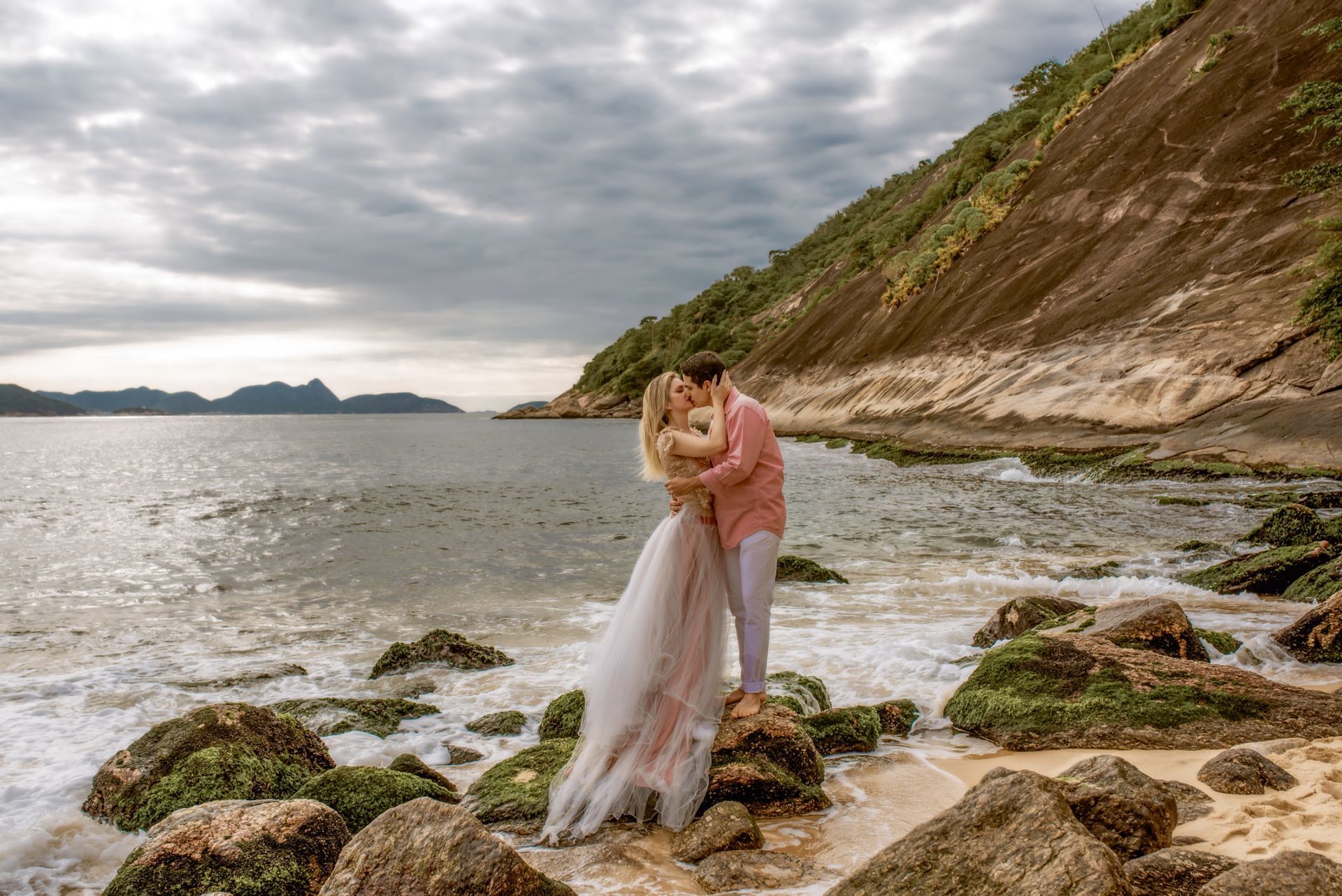Foto Ensaio casal Fine Art na Praia da Urca - RJ Foto Ensaio casal Fine Art na Praia da Urca - RJ - Imagem 5